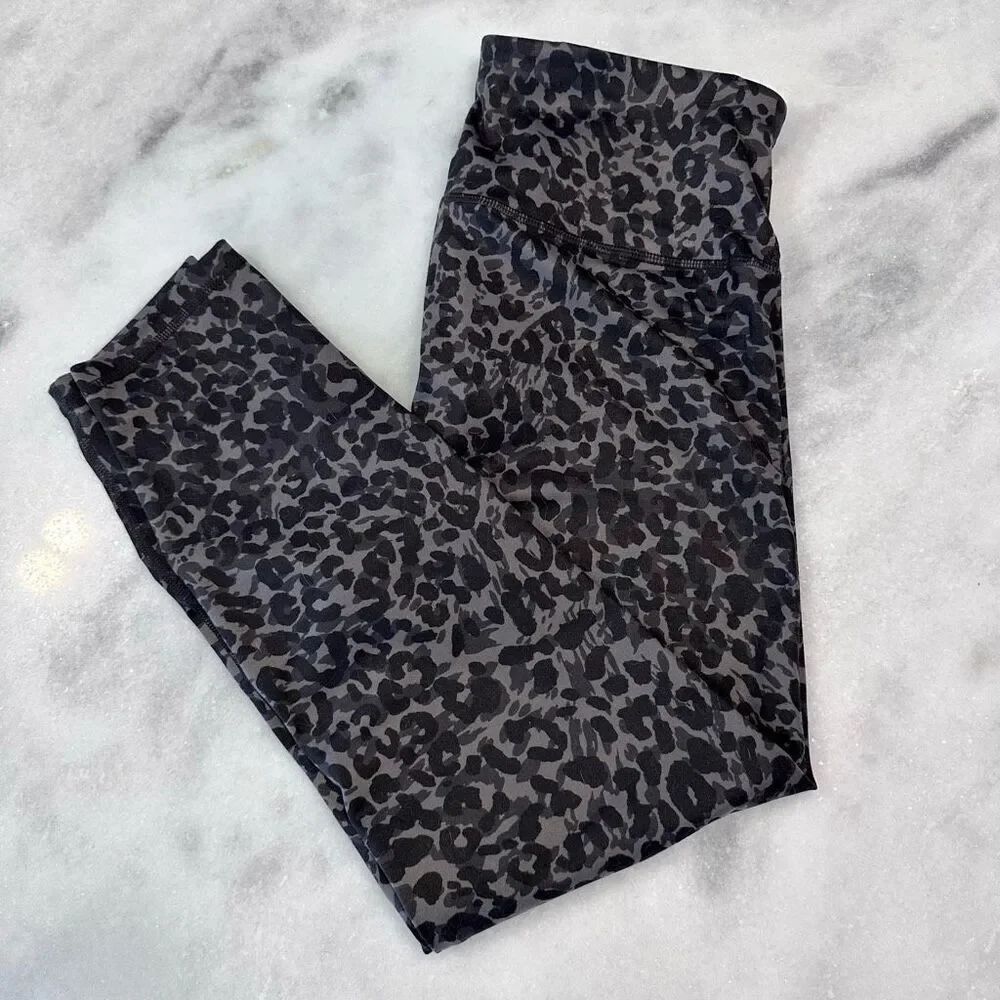 GapFit Women's Athletic Cheetah Print Leggings Black/ Grey Size M
